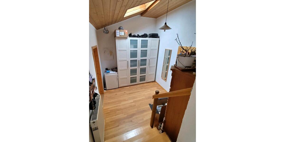 Dachgeschoßwohnung Straßlach-Dingharting Dingharting - 2.5 Zimmer, 76 m&sup2;, 1.200&euro; | Angebot:26149123
