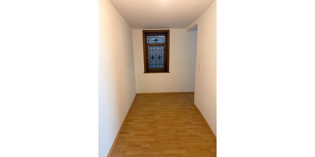 Etagenwohnung Eschwege - 2 Zimmer, 98 m&sup2;, 690&euro; | Angebot:26287339