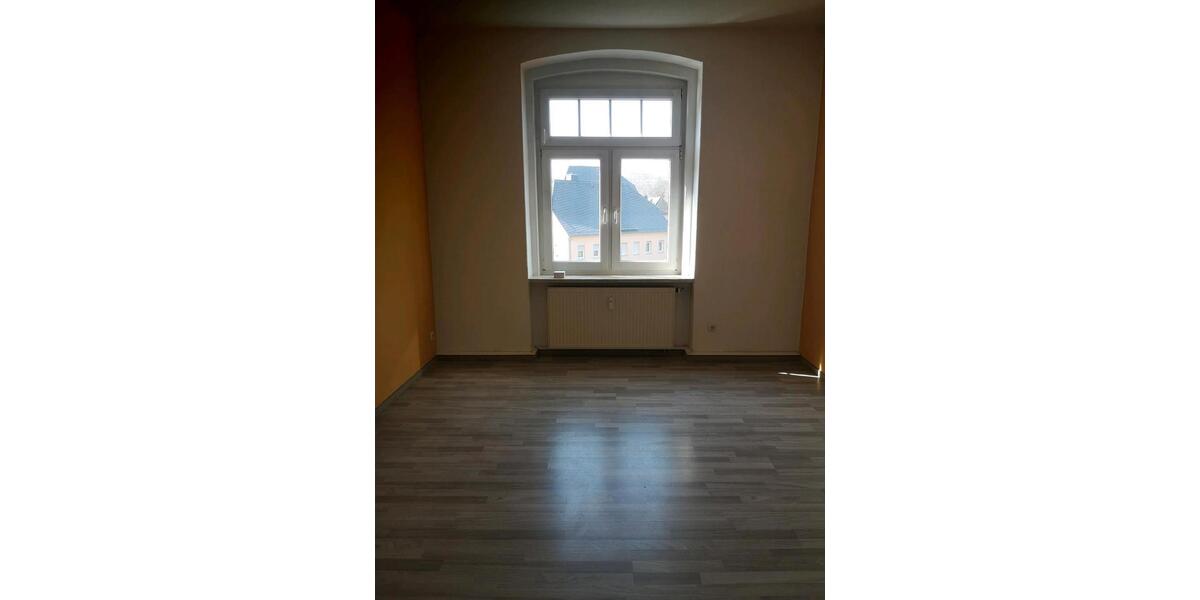 Etagenwohnung Lößnitz - 4 Zimmer, 90 m&sup2;, 750&euro; | Angebot:25790615