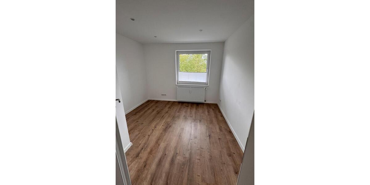 Etagenwohnung Wilhelmshaven Altengroden - 3 Zimmer, 93 m&sup2;, 850&euro; | Angebot:26665186