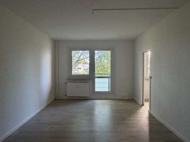Etagenwohnung Berlin Hellersdorf - 1 Zimmer, 34 m&sup2;, 589&euro; | Angebot:27272508