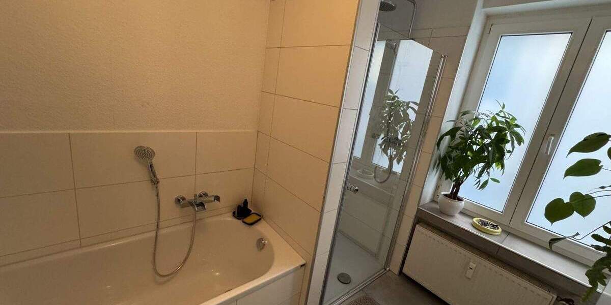 Etagenwohnung Detmold Innenstadt - 2 Zimmer, 94 m&sup2;, 795&euro; | Angebot:24909778