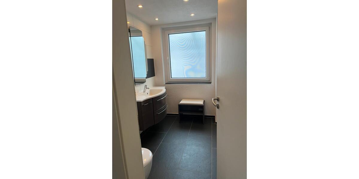 Erdgeschoßwohnung Seelze - 5 Zimmer, 120 m&sup2;, 1.400&euro; | Angebot:25048515