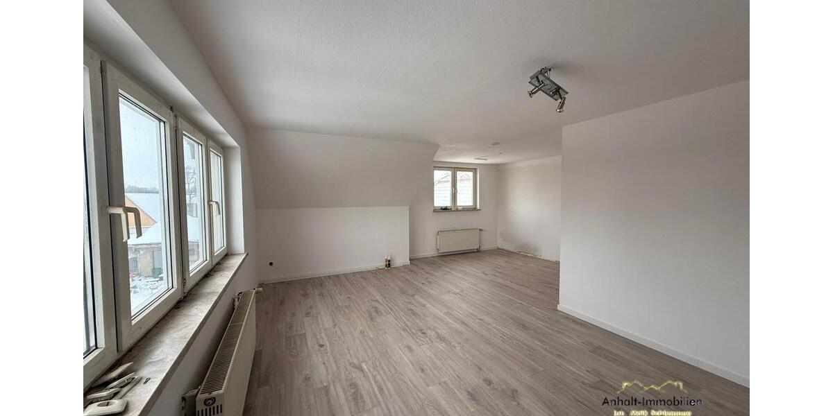 Dachgeschoßwohnung Südliches Anhalt - 3 Zimmer, 56 m&sup2;, 406&euro; | Angebot:24690924