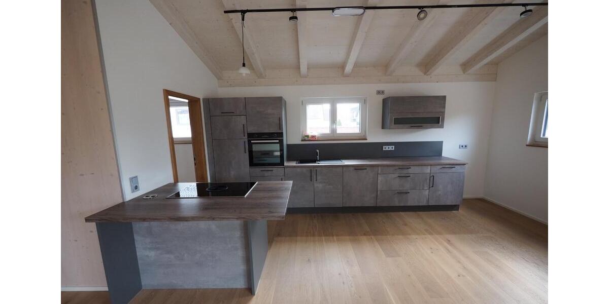 Dachgeschoßwohnung Weiden in der Oberpfalz - 3 Zimmer, 92 m&sup2;, 1.150&euro; | Angebot:25839193