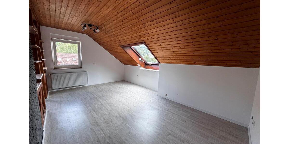 Dachgeschoßwohnung Miltenberg - 3.5 Zimmer, 78 m&sup2;, 730&euro; | Angebot:26578621