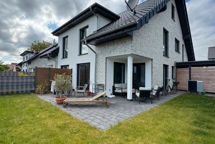 Haus Schloß Holte-Stukenbrock Stukenbrock - 4 Zimmer, 145 m&sup2;, 1.600&euro; | Angebot:26486708