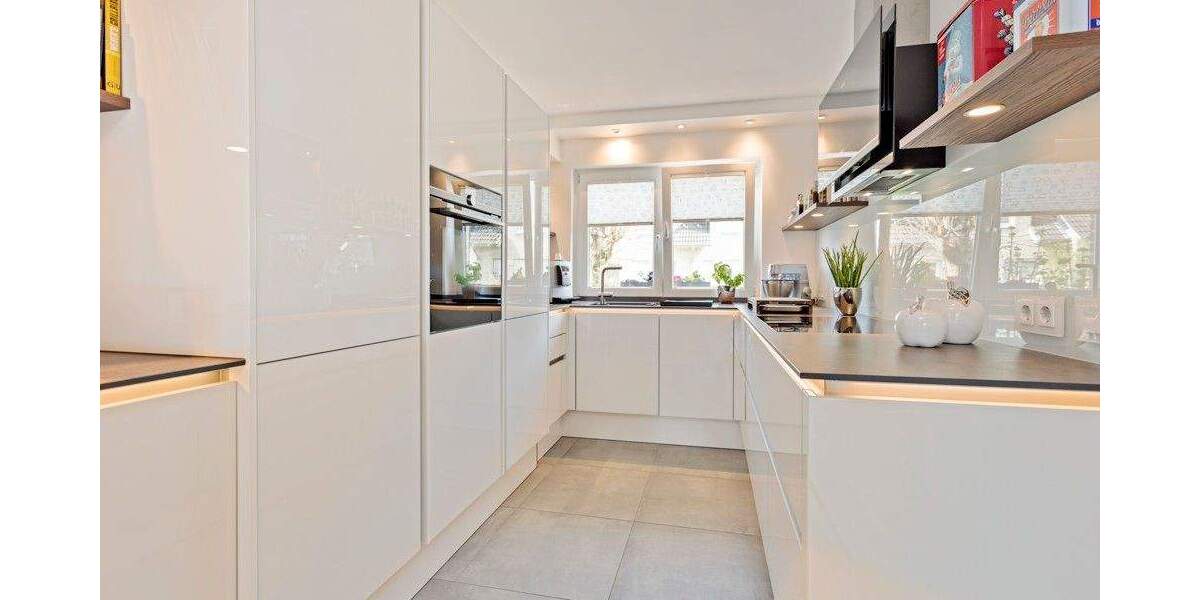 Reihenmittelhaus Düsseldorf Wittlaer - 4 Zimmer, 125 m&sup2;, 2.500&euro; | Angebot:25687751