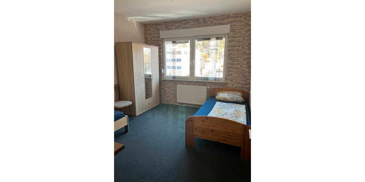 Wohnen auf Zeit Albstadt Gemarkung Onstmettingen - 8 Zimmer, 20 m&sup2;, 20&euro; | Angebot:26251925