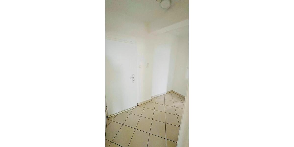 Etagenwohnung Halle - 3 Zimmer, 77 m&sup2;, 650&euro; | Angebot:26032971