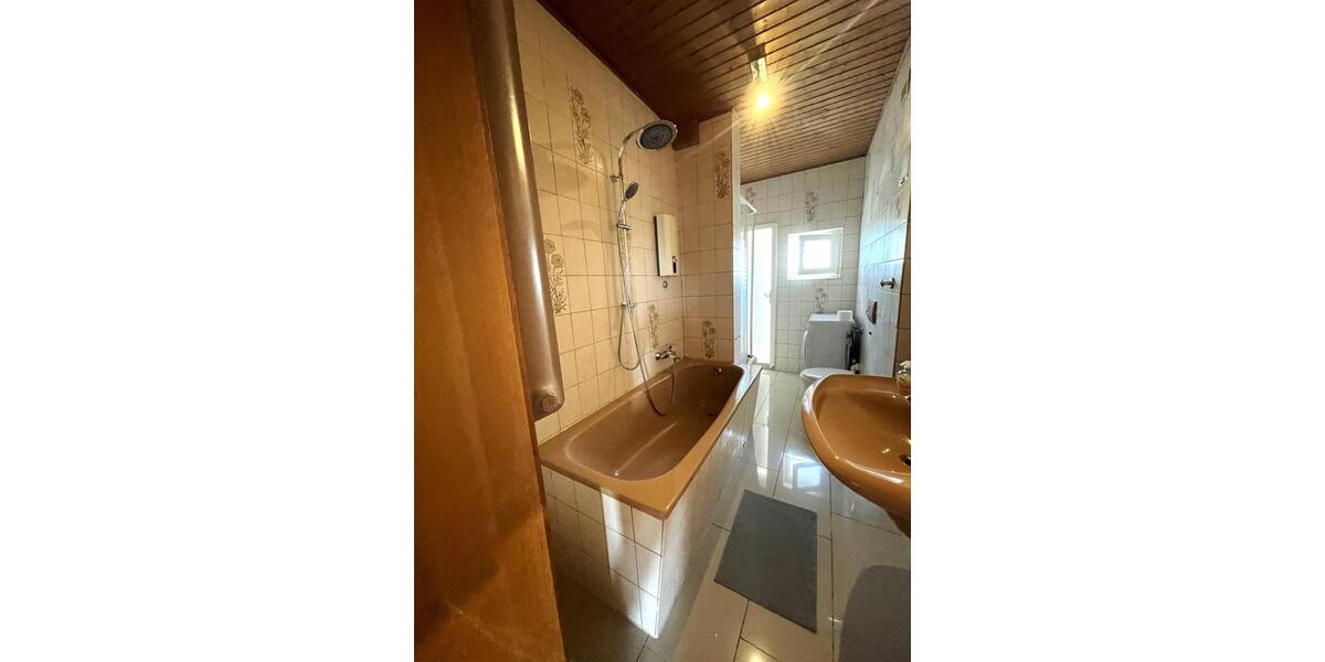 Wohnen auf Zeit Duisburg Hamborn - 4 Zimmer, 105 m&sup2;, 130&euro; | Angebot:22092764