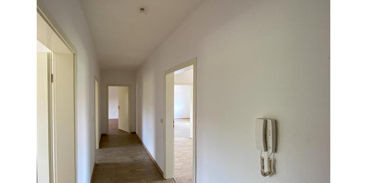 Etagenwohnung Naumburg (Saale) - 4 Zimmer, 82 m&sup2;, 533&euro; | Angebot:17822265