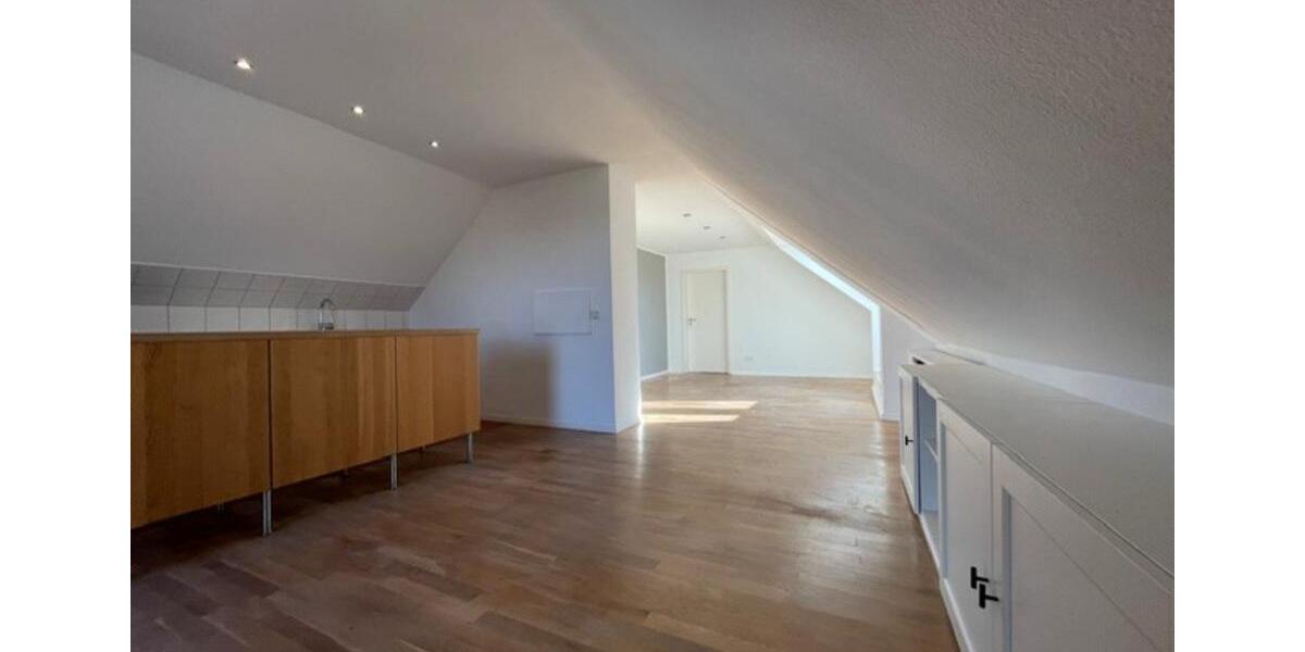 Dachgeschoßwohnung Iserlohn - 2 Zimmer, 53 m&sup2;, 470&euro; | Angebot:25148807
