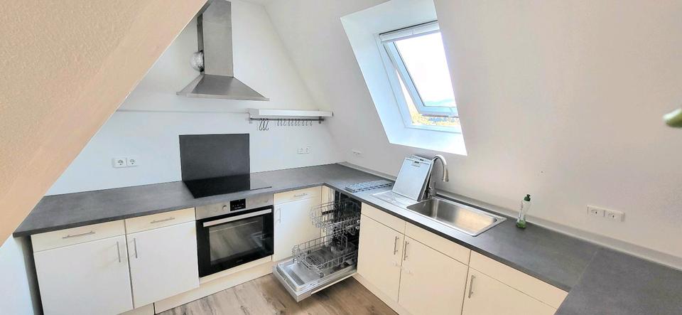 Dachgeschoßwohnung Sundern (Sauerland) - 3 Zimmer, 85 m&sup2;, 750&euro; | Angebot:26038701