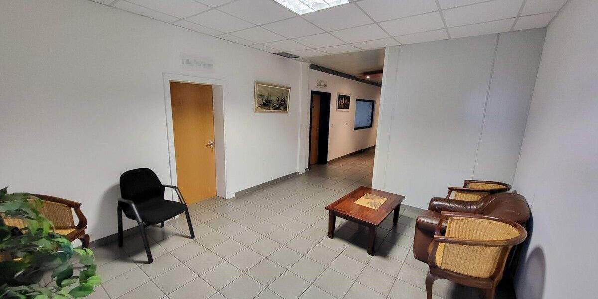 Gewerbeobjekt Lübeck / Sankt Lorenz Nord St. Lorenz Nord - 4 Zimmer, 157 m&sup2;, 900&euro; | Angebot:25681896