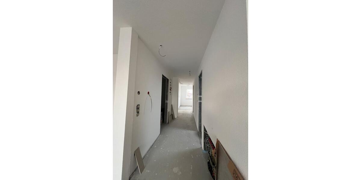 Ich biete eine Kernsanierte 3-Zimmerwohnung an zimmer