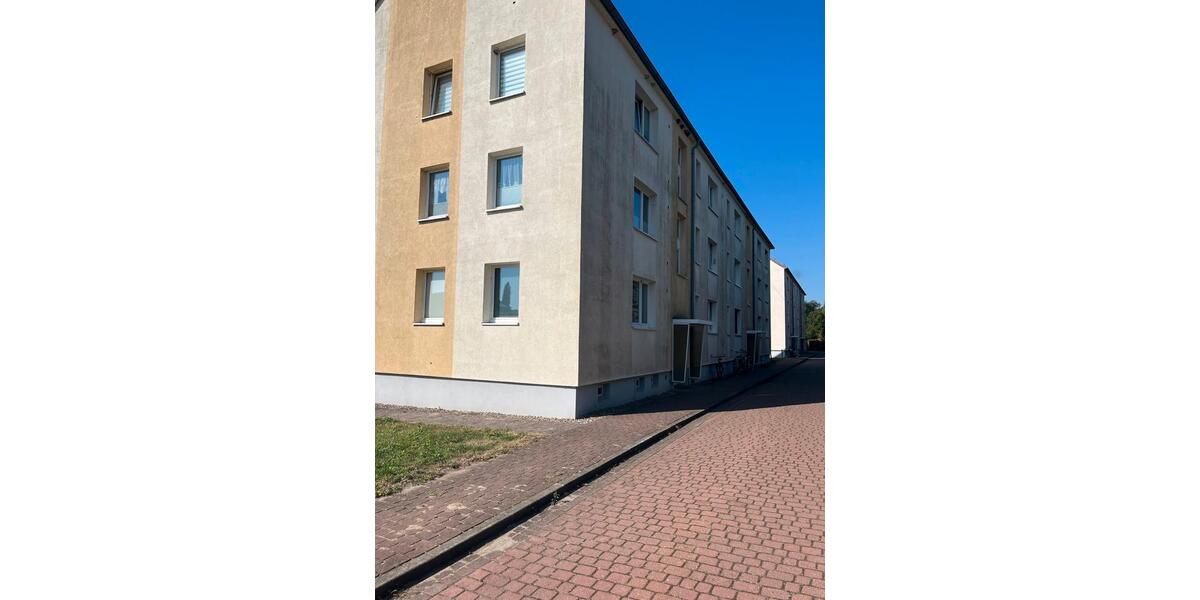 Etagenwohnung Stavenhagen - 3 Zimmer, 64 m&sup2;, 320&euro; | Angebot:26004978