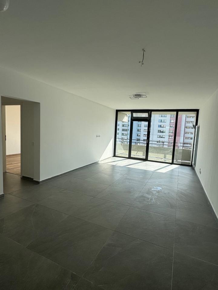 sanierte 2-Zimmer mit Balkon und TG-Stellplatz zimmer