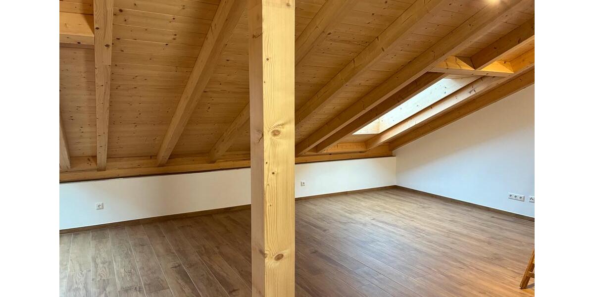 Dachgeschoßwohnung Weilheim in Oberbayern - 2 Zimmer, 53 m&sup2;, 1.035&euro; | Angebot:25005343
