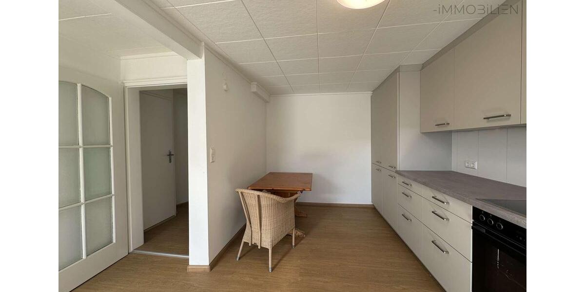 Dachgeschoßwohnung Lörrach - 4 Zimmer, 122 m&sup2;, 1.450&euro; | Angebot:26182204