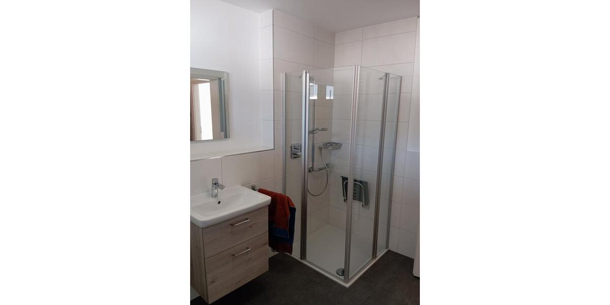 Etagenwohnung Ebersdorf bei Coburg - 2 Zimmer, 65 m&sup2;, 850&euro; | Angebot:25403383