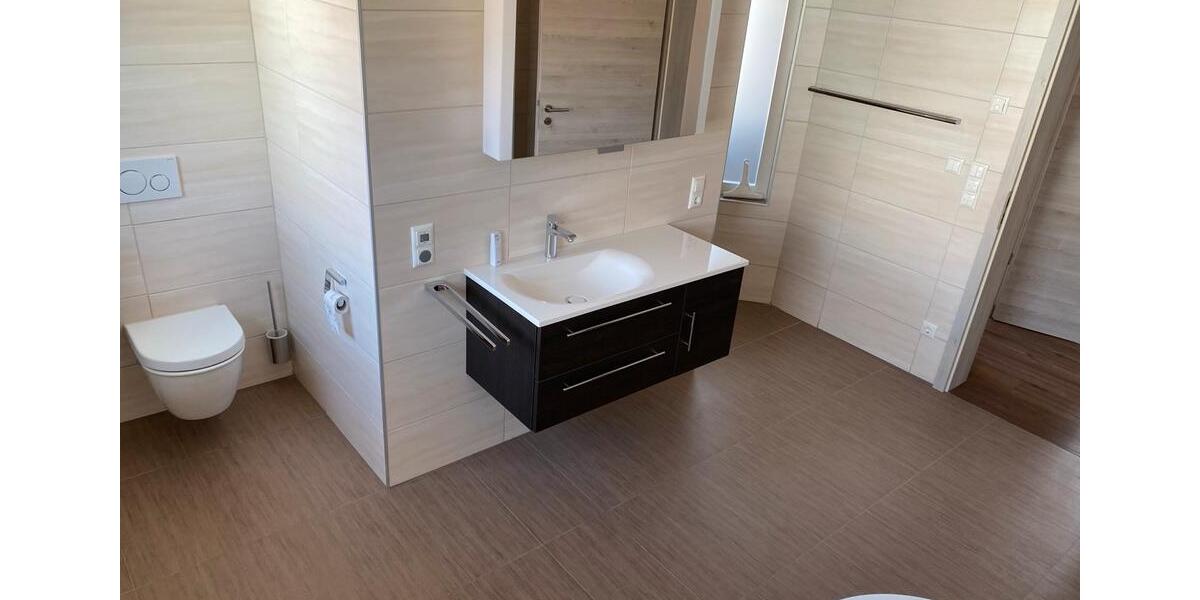 Dachgeschoßwohnung Freudenberg - 3 Zimmer, 120 m&sup2;, 960&euro; | Angebot:26608647