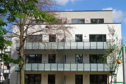Schöne Neubau-Erdgeschoßwohnung mit eigenem Garten und großer Terrasse!