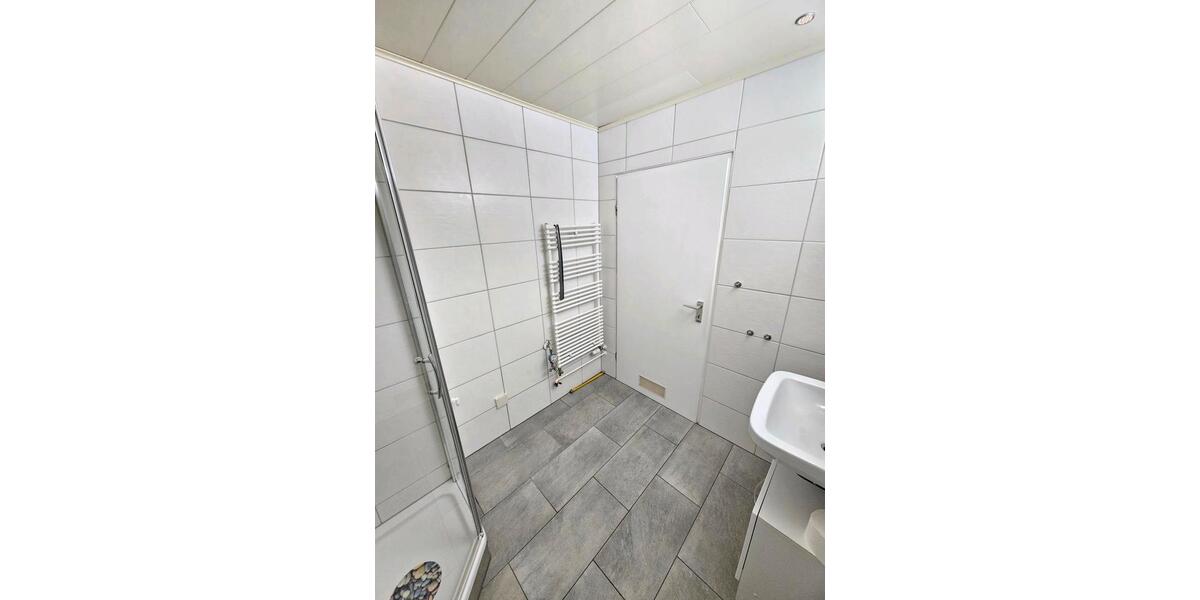 Etagenwohnung Bergneustadt - 3 Zimmer, 77 m&sup2;, 700&euro; | Angebot:26618880