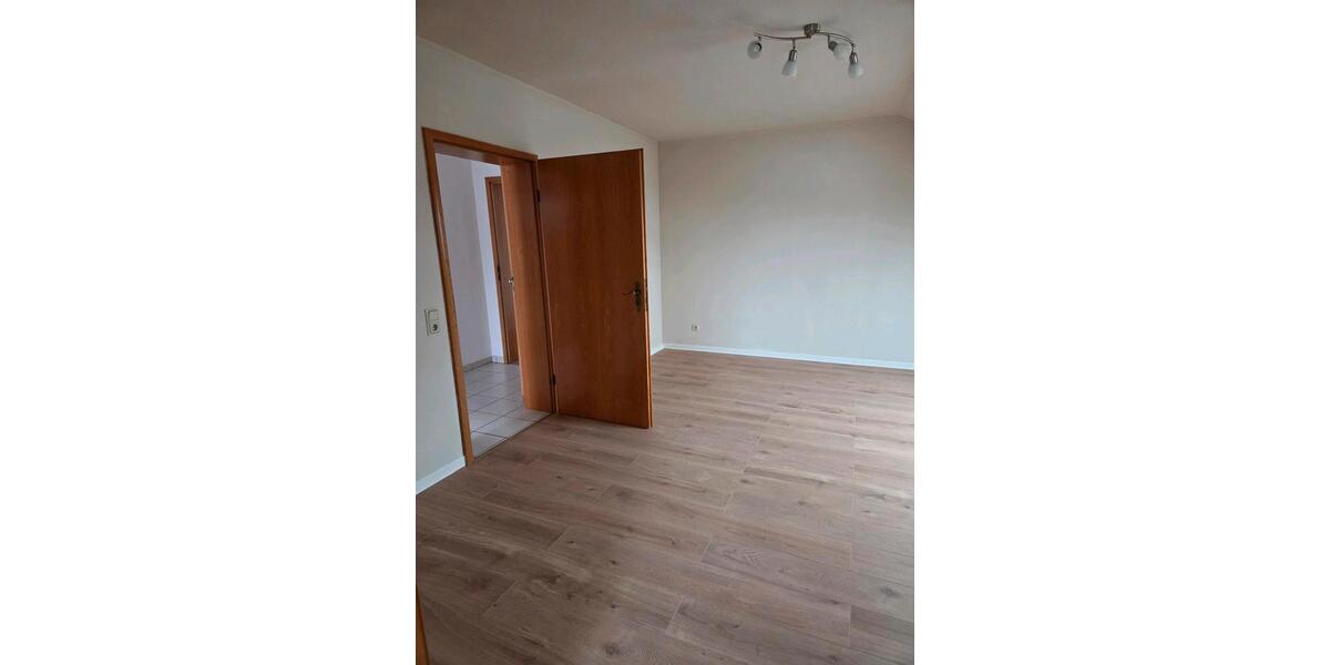 Dachgeschoßwohnung Saarlouis - 3 Zimmer, 60 m&sup2;, 580&euro; | Angebot:24597928