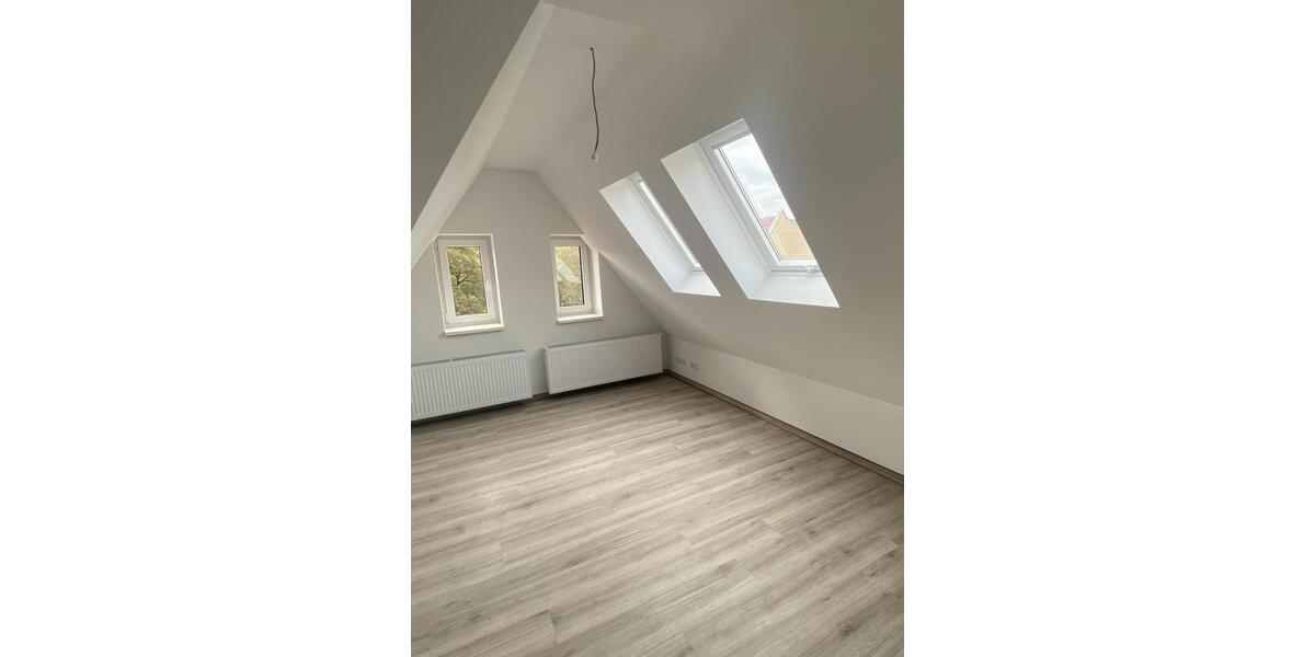 Dachgeschoßwohnung Rudolstadt - 4 Zimmer, 87 m&sup2;, 930&euro; | Angebot:23182783