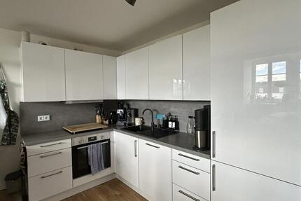 Zentrumsnahe Galeriewohnung mit Einbauküche und Tiefgarage zimmer