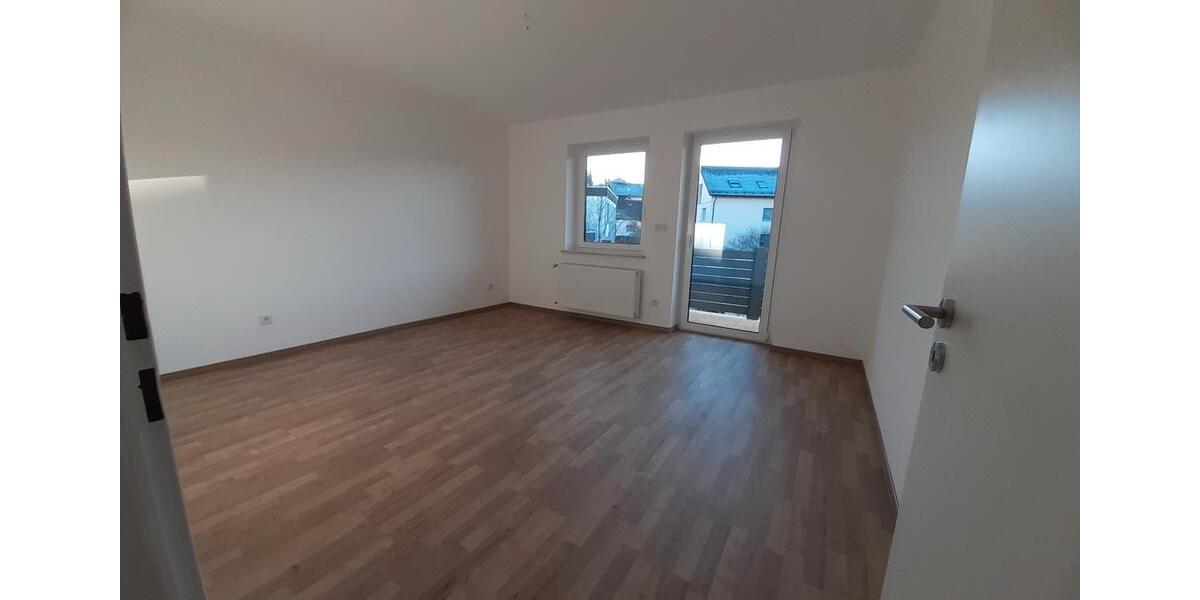 Erdgeschoßwohnung Rottenburg an der Laaber - 5 Zimmer, 110 m&sup2;, 1.050&euro; | Angebot:26515767