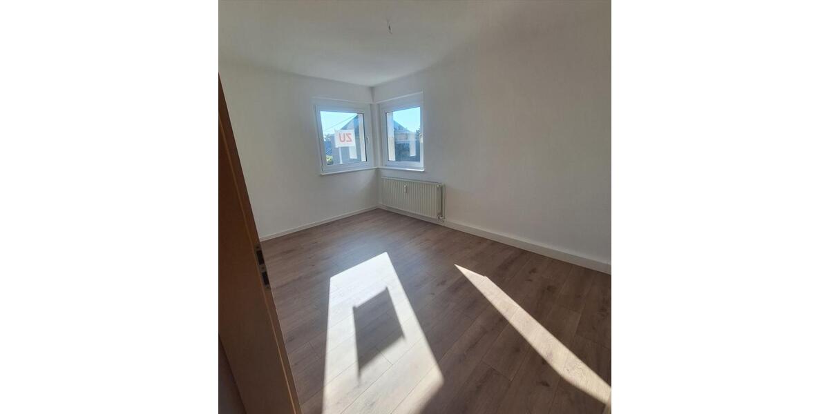 Etagenwohnung Großschirma - 3 Zimmer, 62 m&sup2;, 437&euro; | Angebot:26515941
