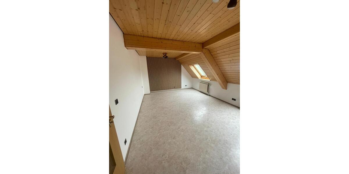Etagenwohnung Herrieden - 4 Zimmer, 100 m&sup2;, 890&euro; | Angebot:26343060