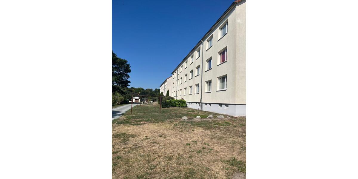 Etagenwohnung Stavenhagen - 3 Zimmer, 64 m&sup2;, 415&euro; | Angebot:24703537