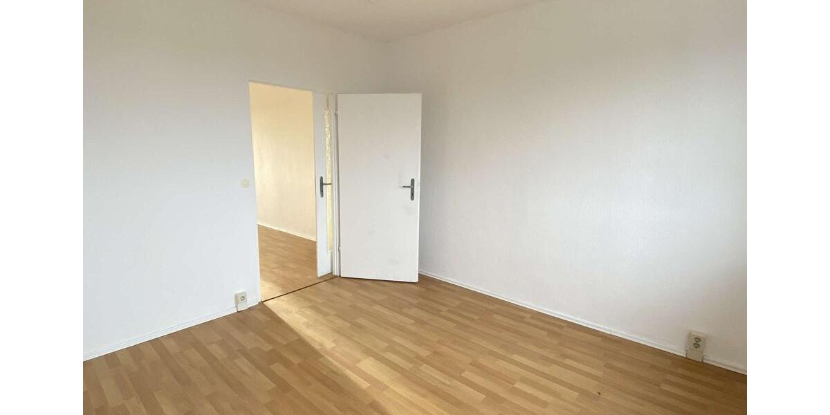 Etagenwohnung Rositz - 4 Zimmer, 70 m&sup2;, 352&euro; | Angebot:25427925
