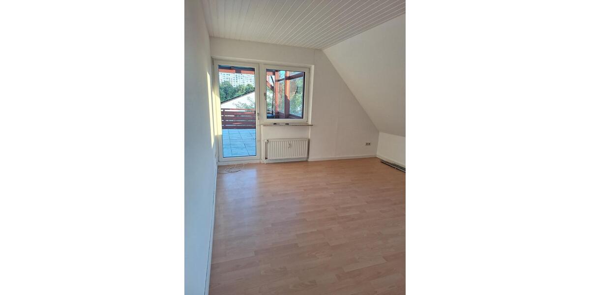Dachgeschoßwohnung Göttingen Oststadt - 4 Zimmer, 78 m&sup2;, 1.100&euro; | Angebot:25831597