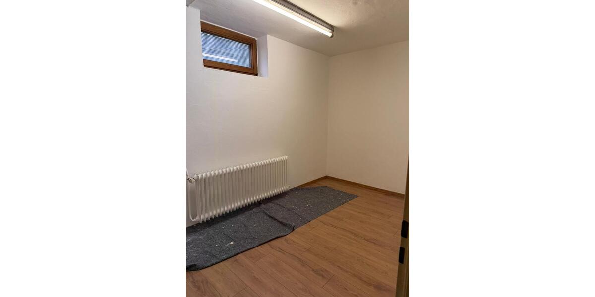 Bungalow Herleshausen - 5 Zimmer, 190 m&sup2;, 1.425&euro; | Angebot:25615087