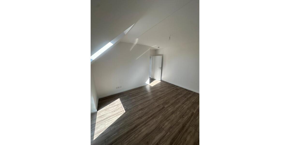 Etagenwohnung Magdeburg Alt Olvenstedt - 3 Zimmer, 90 m&sup2;, 1.000&euro; | Angebot:26463262