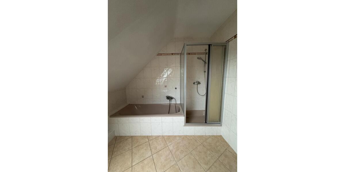 2 Zimmer Wohnung Heilsbronn Keller Balkon Bahnhof nähe 2 zimmer