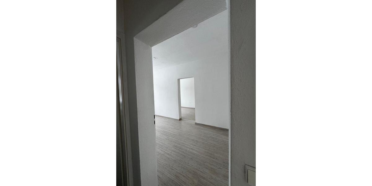 Erdgeschoßwohnung Zörbig - 4 Zimmer, 70 m&sup2;, 400&euro; | Angebot:24766022