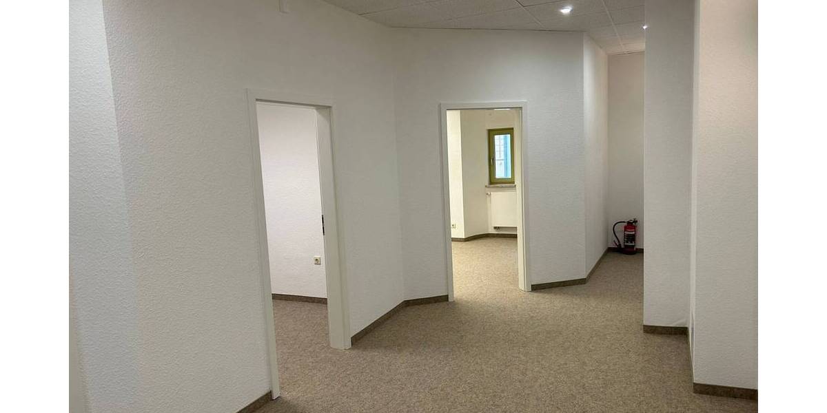 Gewerbeobjekt Altenburg Südost - 5 Zimmer, 147 m&sup2;, 1.000&euro; | Angebot:26028463