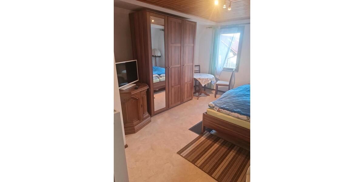 Etagenwohnung Hildburghausen - 2 Zimmer, 32 m&sup2;, 25&euro; | Angebot:19721414