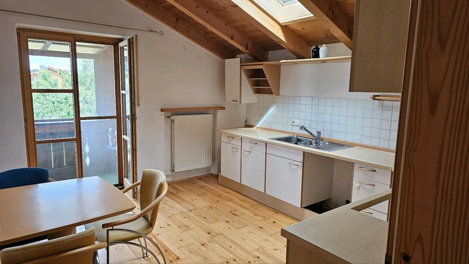 Dachgeschoßwohnung Tuntenhausen - 3 Zimmer, 86 m&sup2;, 1.200&euro; | Angebot:25568301