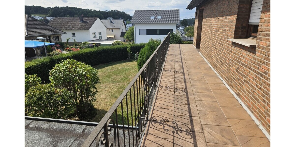 Freistehendes Einfamilienhaus in ruhiger Wohnlage mit Garten und Doppelgarage - Einfamilienhaus Königswinter Thomasberg | Angebot:27069462