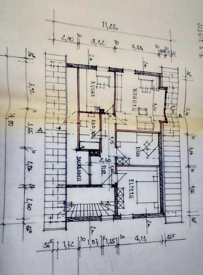 Zu Vermieten Dachgeschoßwohnung.