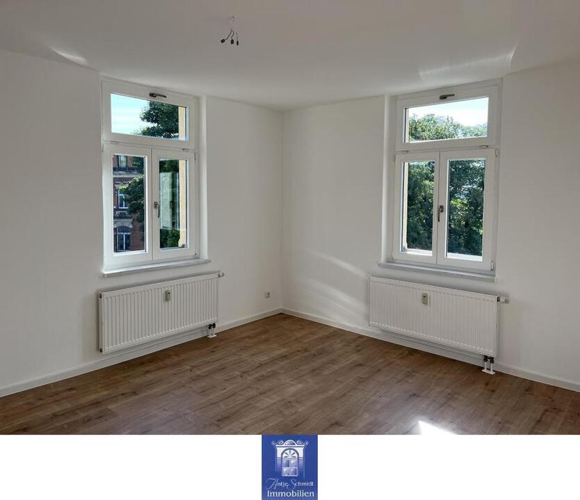 Lichtdurchflutete Wohnung mit Balkon!