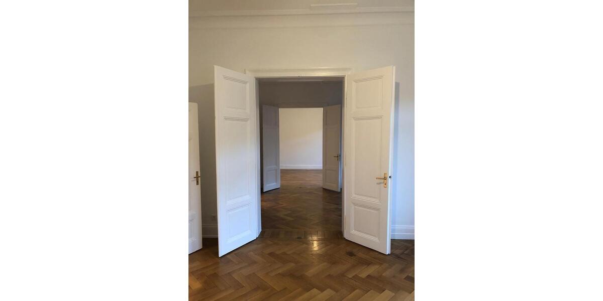 Etagenwohnung Wiesbaden Klarenthal - 5 Zimmer, 125 m&sup2;, 2.200&euro; | Angebot:26404973