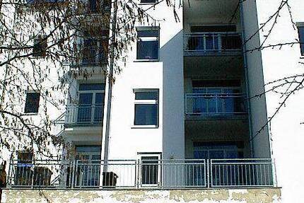 Helle 3 Zi-Whg im 1.OG mit Balkon in gepflegtem MFH