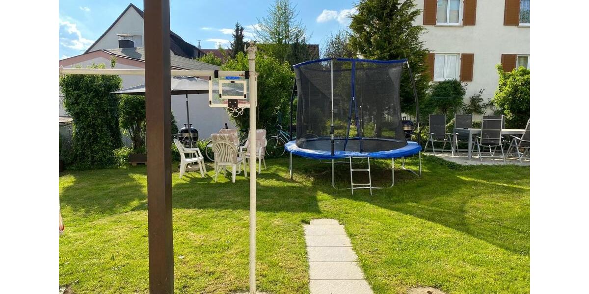 Schönes WG-Zimmer in 3er WG (möbliert, Garten, WLAN) - € 475 1 zimmer